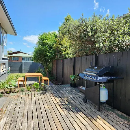 Beautifully Renovated Townhouse, Easy Walk To Cbd Villa Blenheim Exterior photo