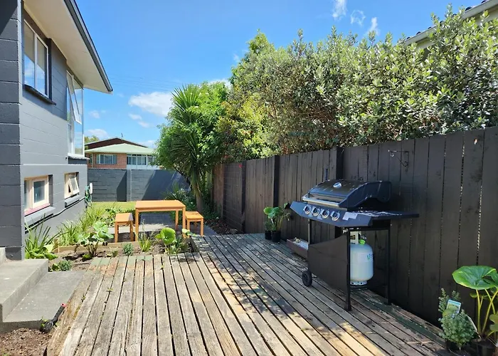 Beautifully Renovated Townhouse, Easy Walk To Cbd